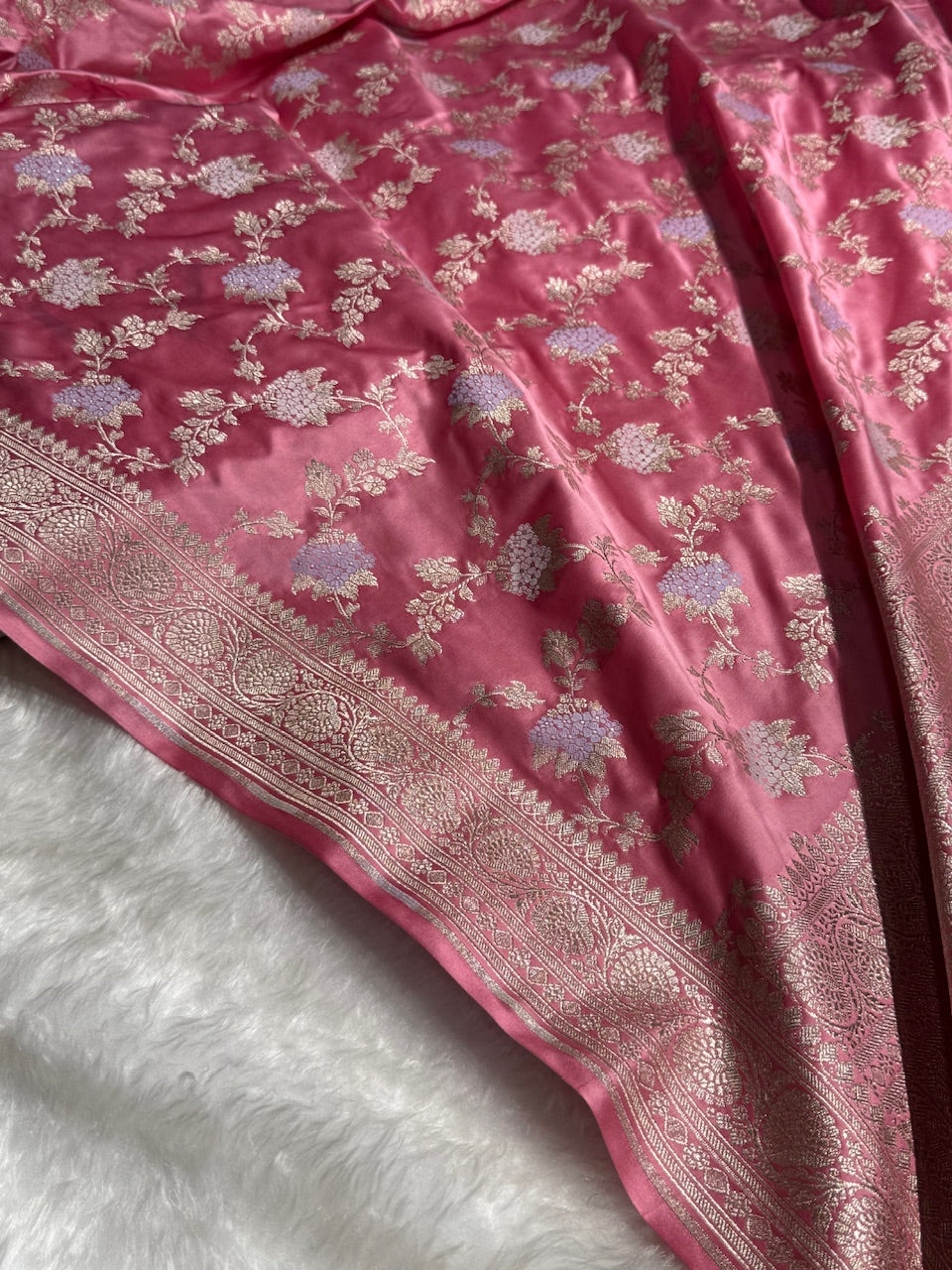 Baby Pink Shades Jaal Pattern Mashru Silk Saree