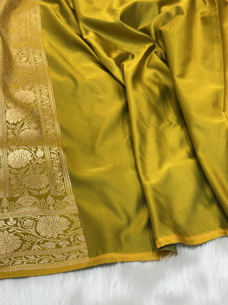 Mehandi Floral Jaal Pattern Satin Katan Silk Saree SK43