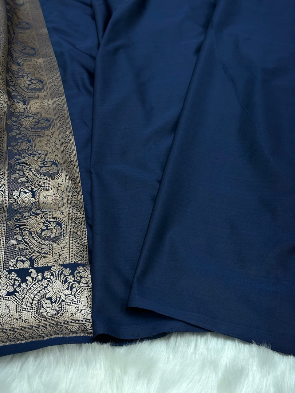 Navy Blue Shades Motif Booti Mashru Silk Saree