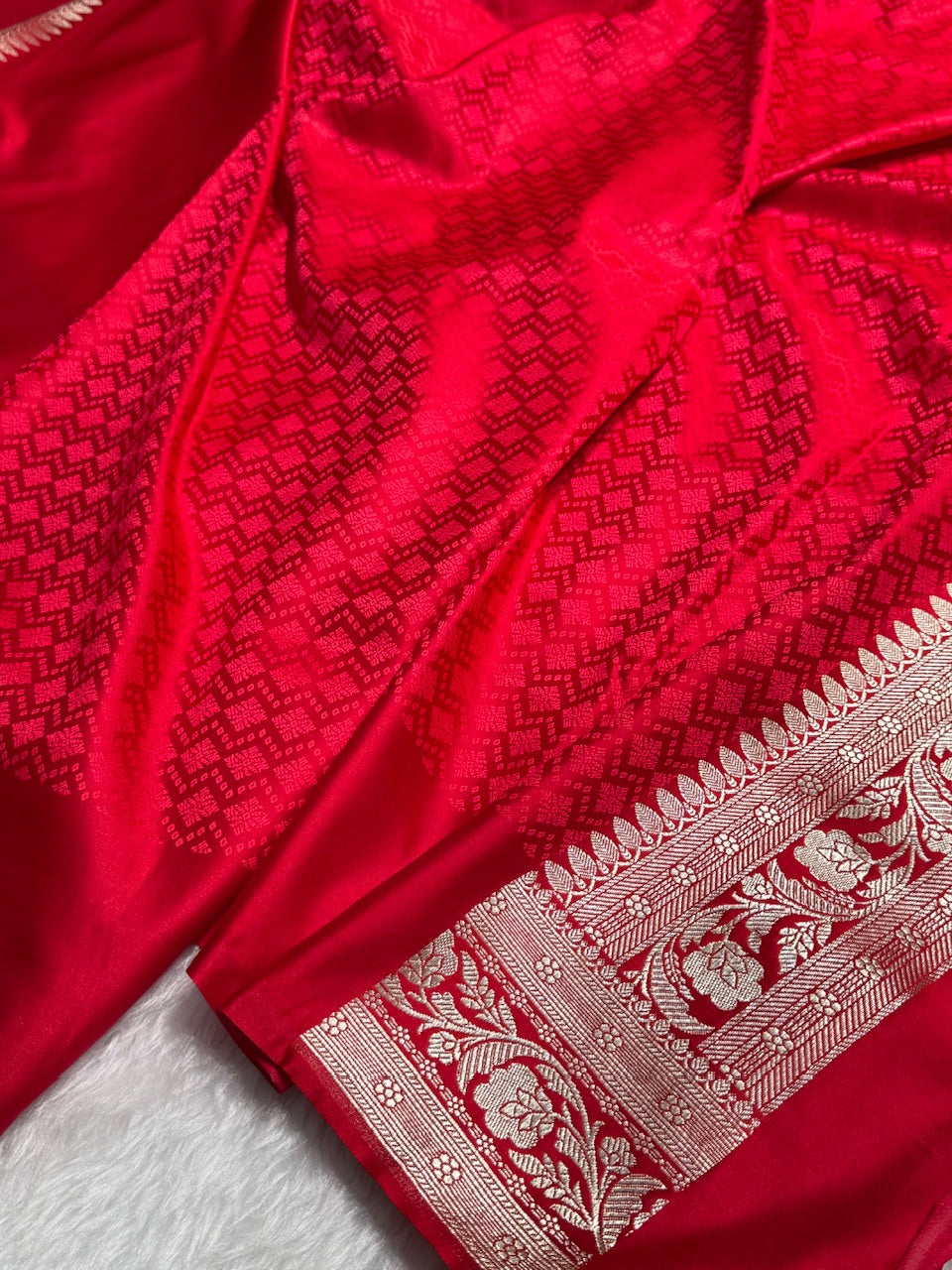Red Shades Motif Booti Mashru Silk Saree
