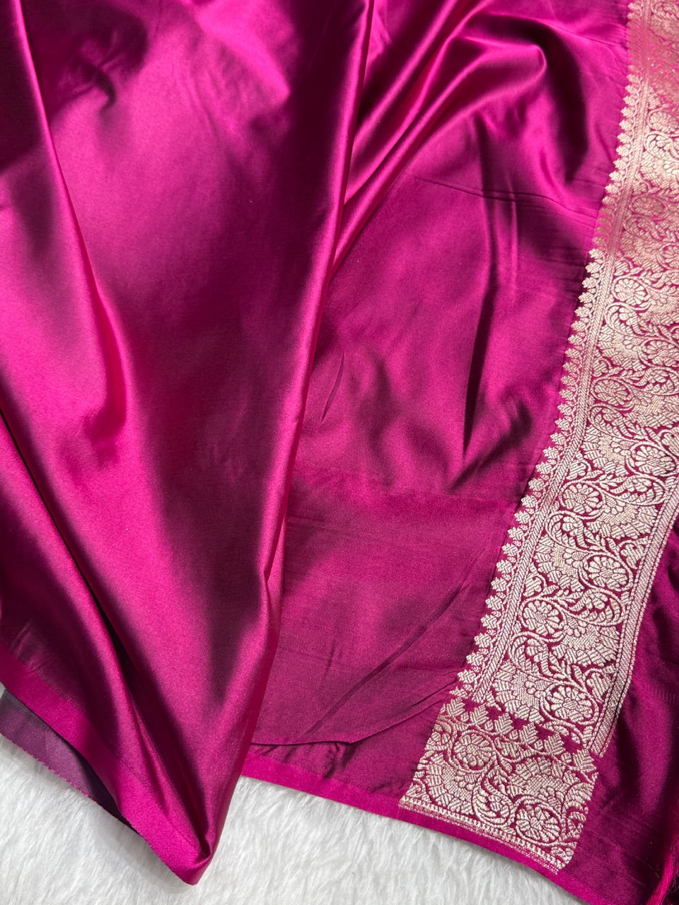 Wine Shades Motif Booti Mashru Silk Saree
