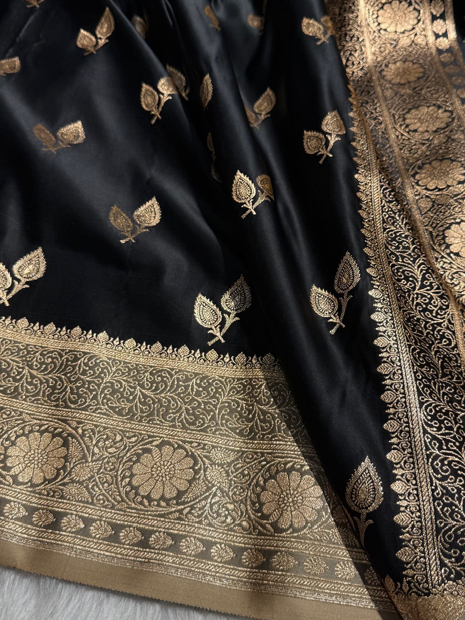 Black with Tusser Contrast Floral boota Katan Silk Saree SK16