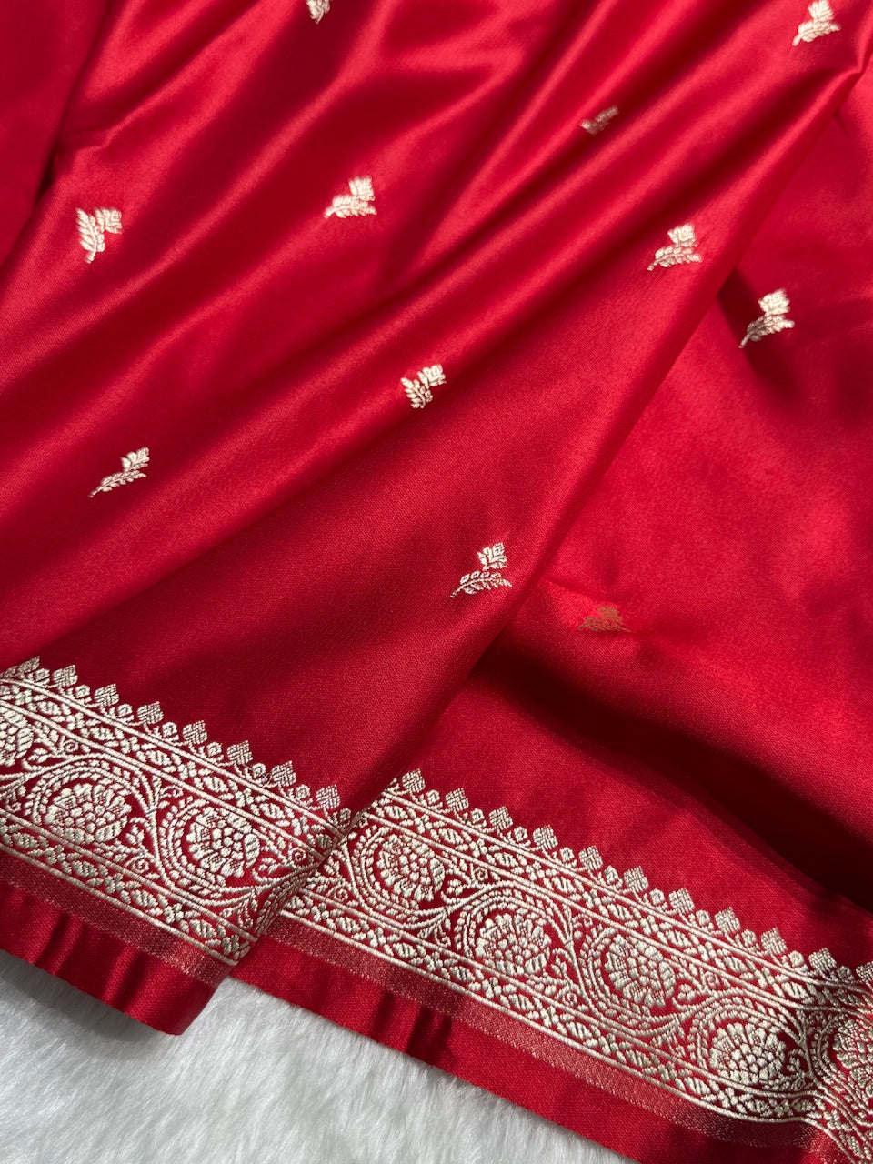 Red Floral Booti Mashru Silk Saree
