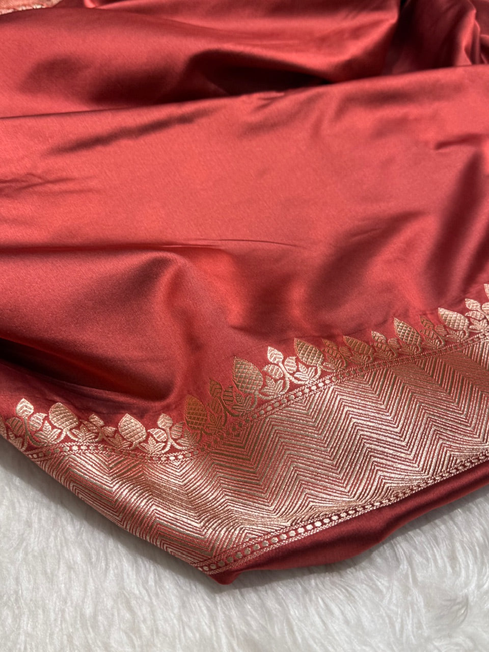Dusty Red Booti Mashru Silk Saree