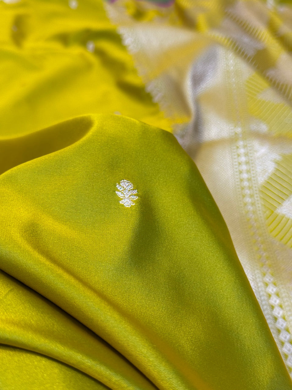 Liril Green Floral Booti Mashru Silk Saree
