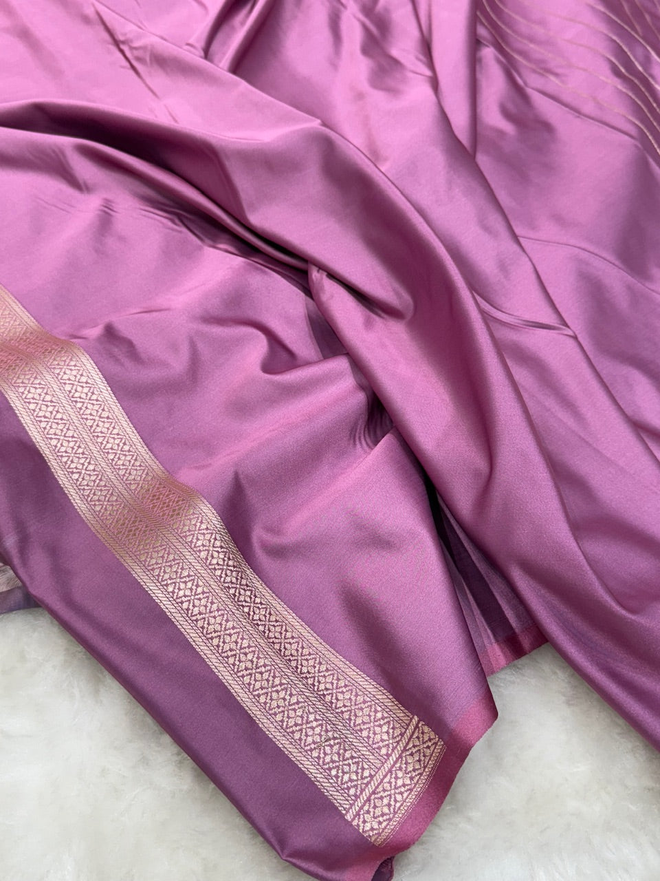 Dusty Lavender Scallop Boota Motif Mashru Silk Saree