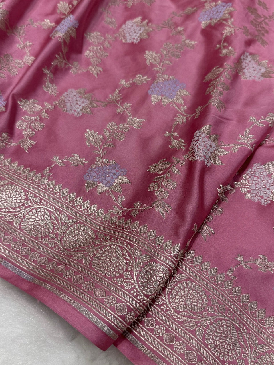 Baby Pink Shades Jaal Pattern Mashru Silk Saree