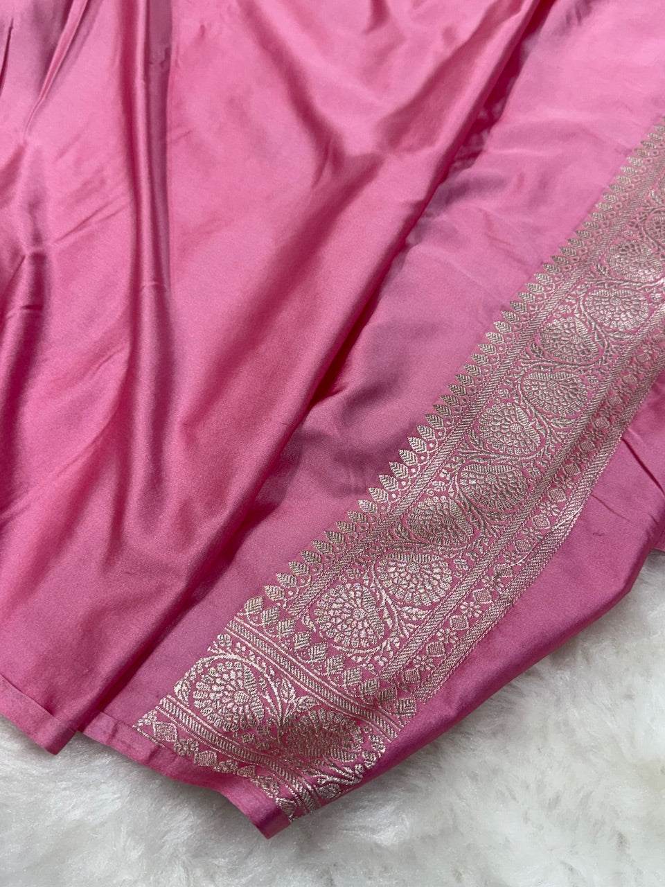 Baby Pink Shades Jaal Pattern Mashru Silk Saree
