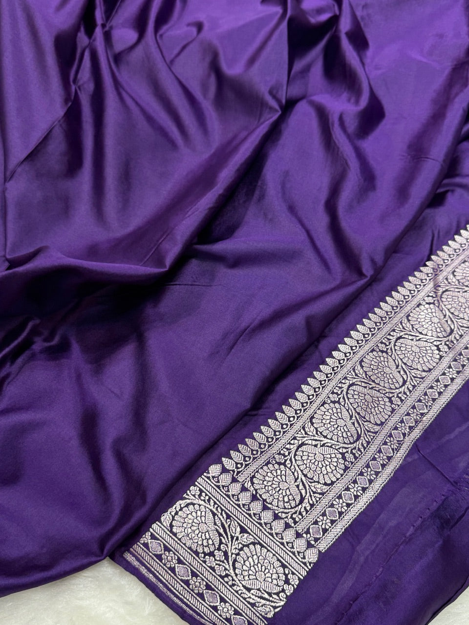 Purple Shades Jaal Pattern Mashru Silk Saree