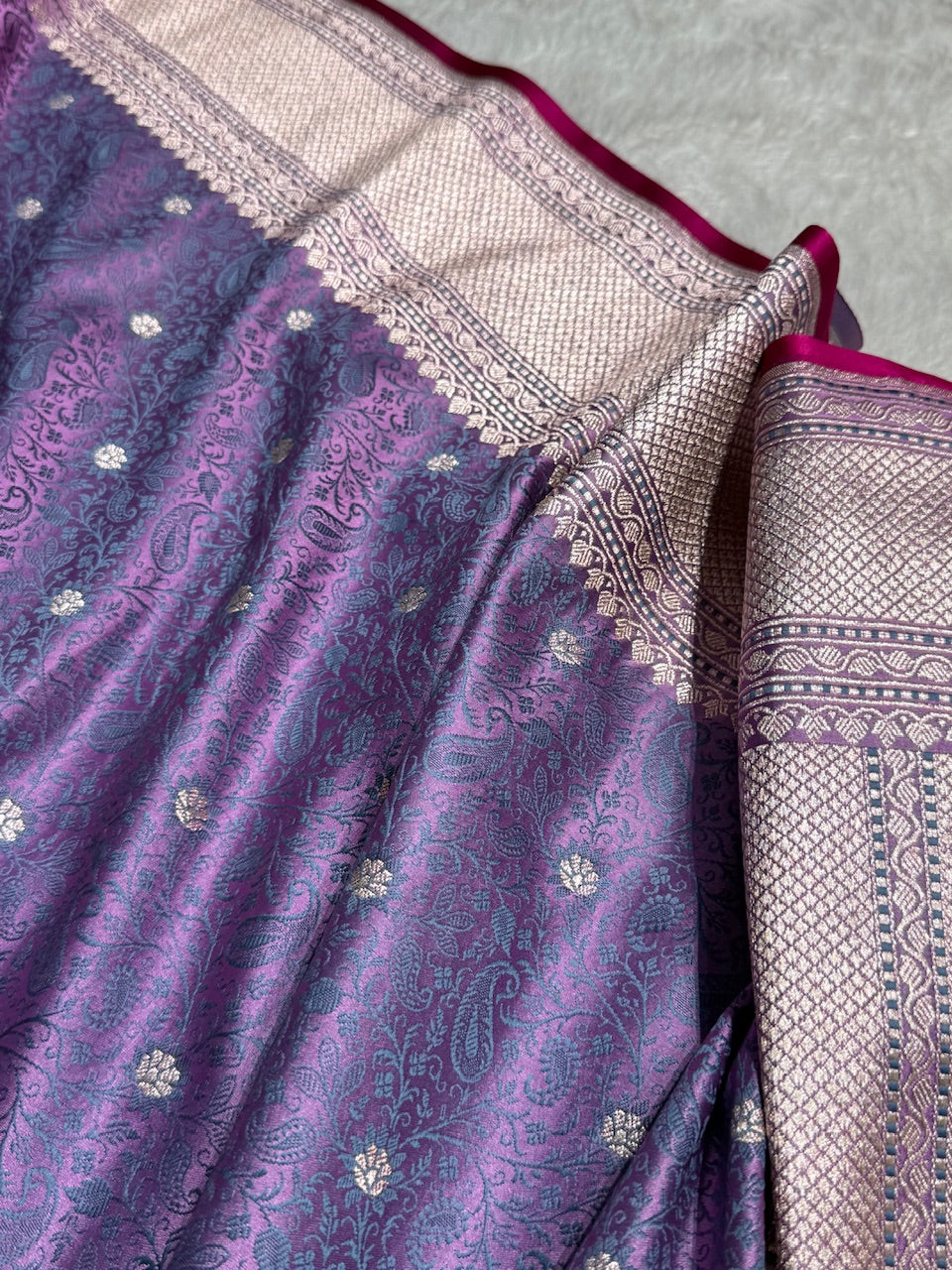 Dusty Lavender Shades Tanchoi Motif Mashru Silk Saree