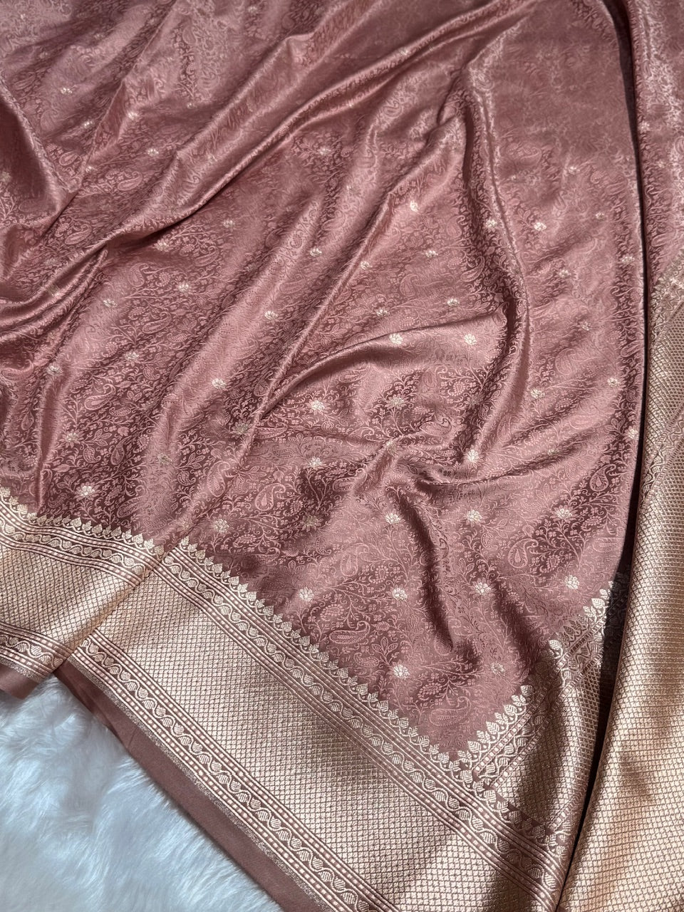Mauve Shades Tanchoi Motif Mashru Silk Saree
