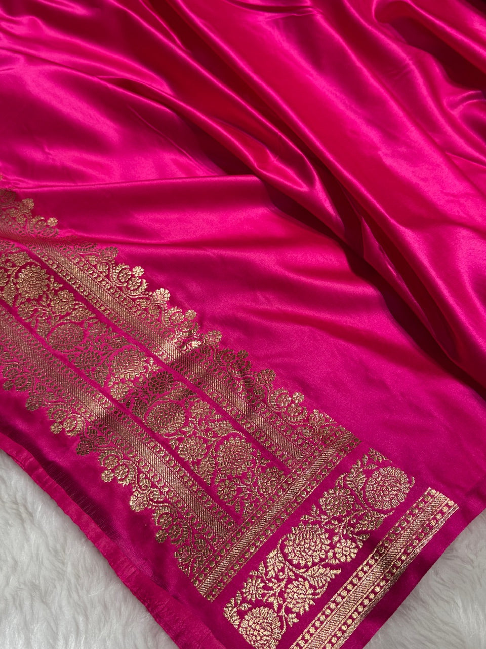 Pink Booti Pattern Satin Katan Silk Saree SK51
