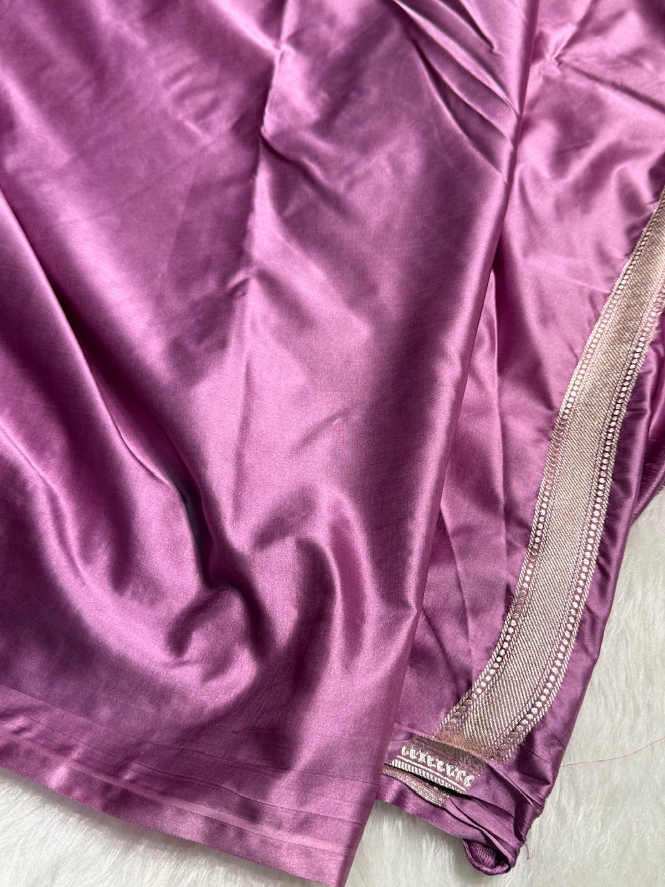 Dusty Lavender Shades Scallop Booti Mashru Silk Saree