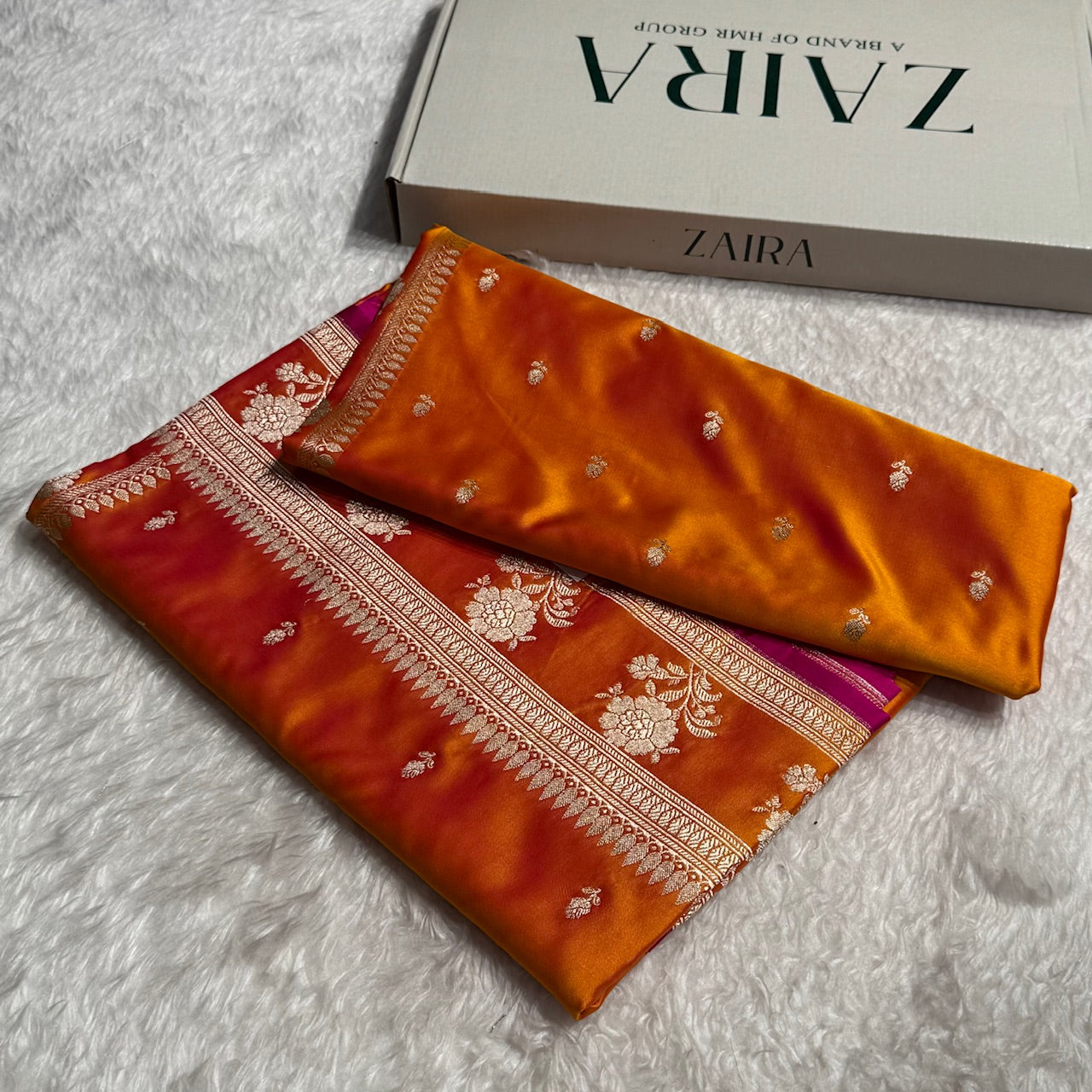 Rich Gold Booti Mashru Silk Banarasi Saree
