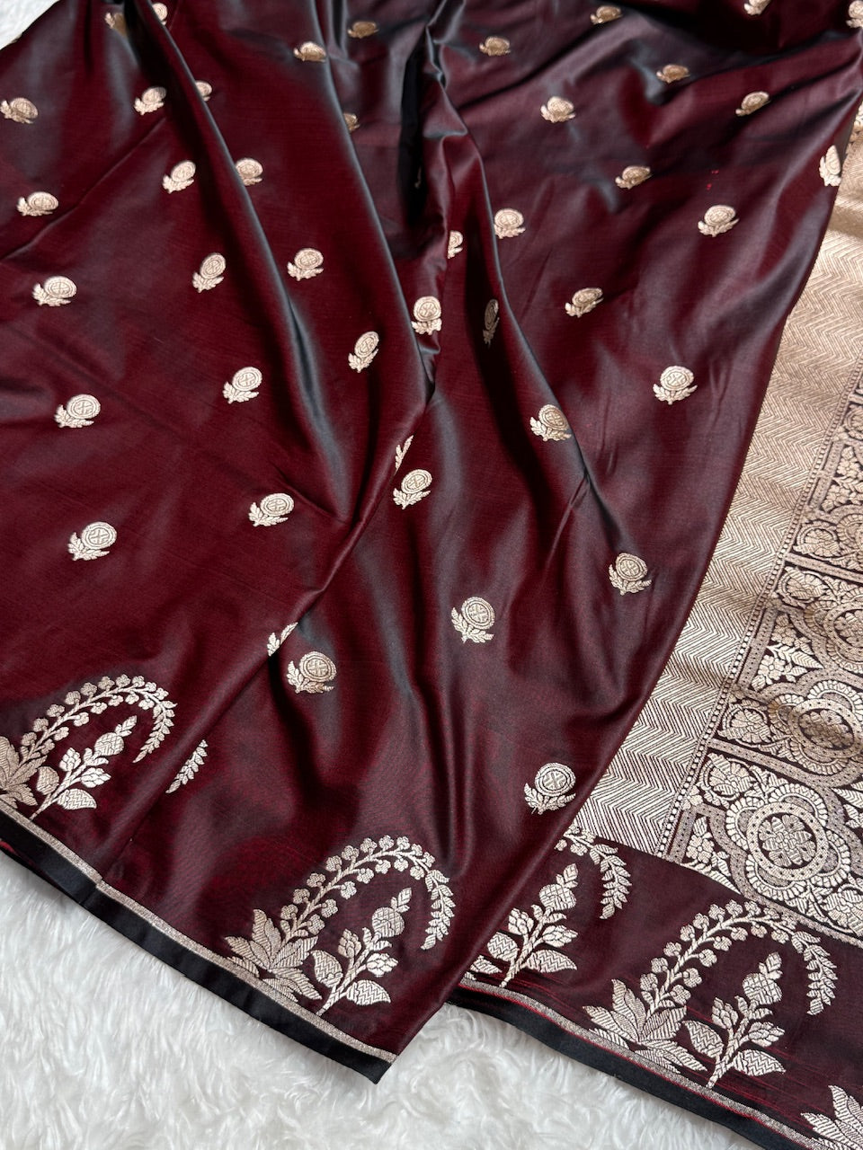 Cocoa Bean Booti Mashru Silk Saree