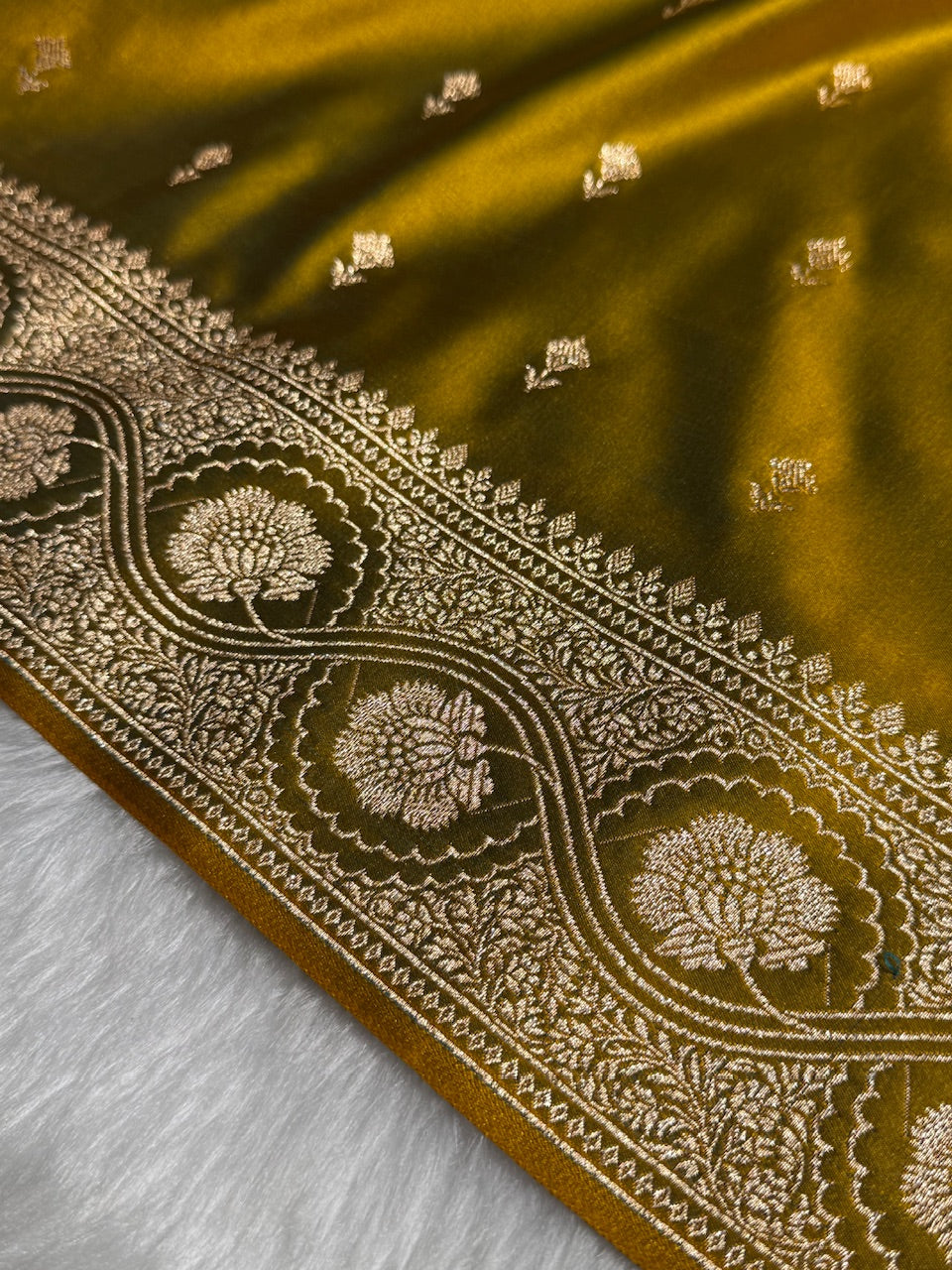 Mehandi Booti Pattern Satin Katan Silk Saree SK54