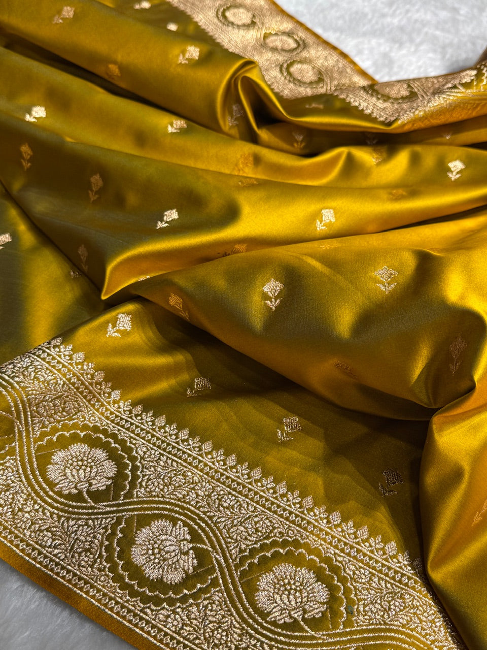 Mehandi Booti Pattern Satin Katan Silk Saree SK54