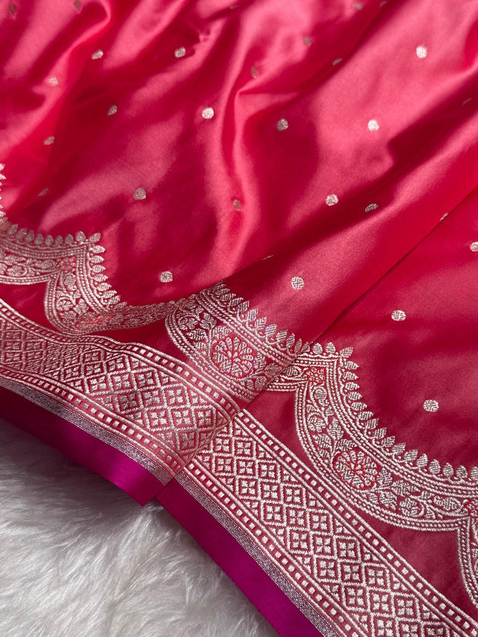 Pink Shades Scallop Motif Booti Mashru Silk Saree