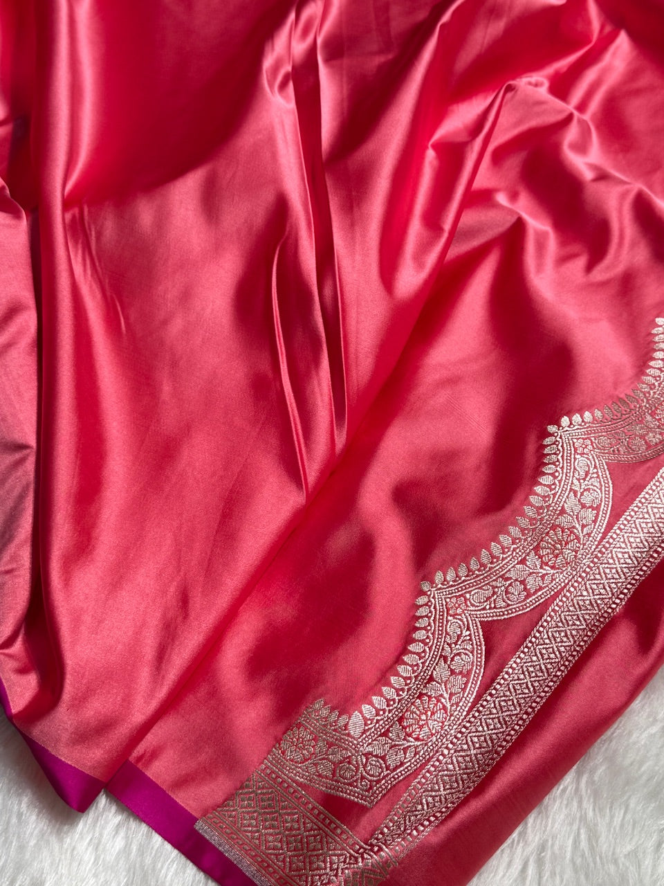 Pink Shades Scallop Motif Booti Mashru Silk Saree