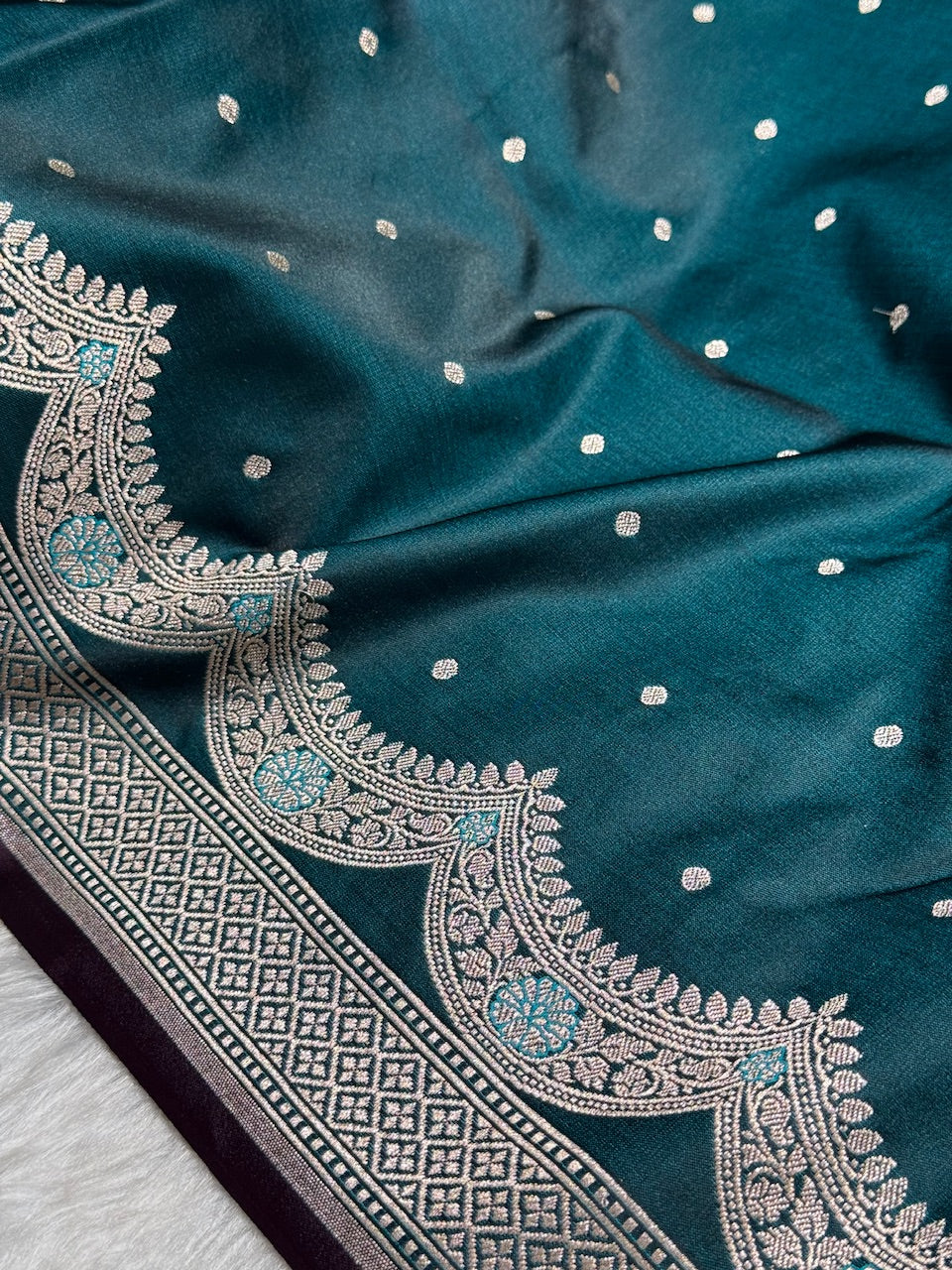 Dark Rama Shades Scallop Motif Booti Mashru Silk Saree