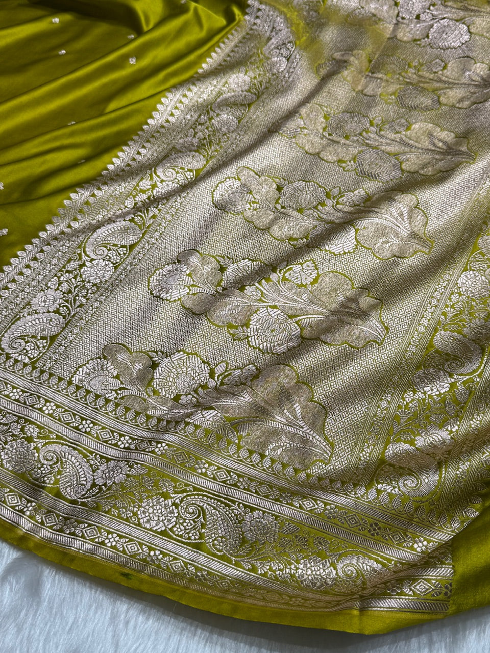 Liril Mehandi Green Shades Booti Mashru Silk Saree