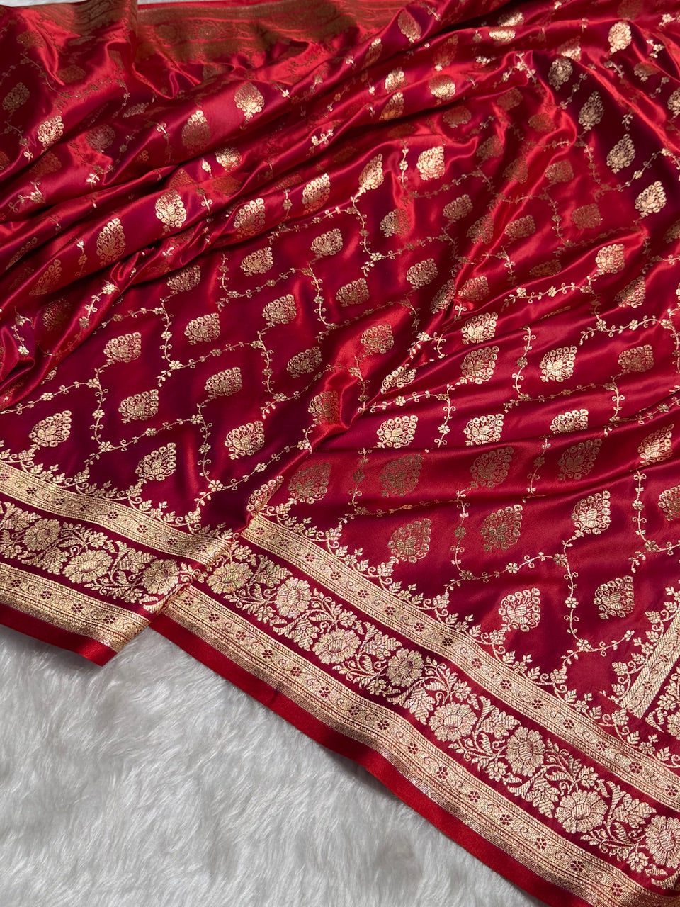 Magnetic Red Floral Jaal Pattern Satin Katan Silk saree SK42