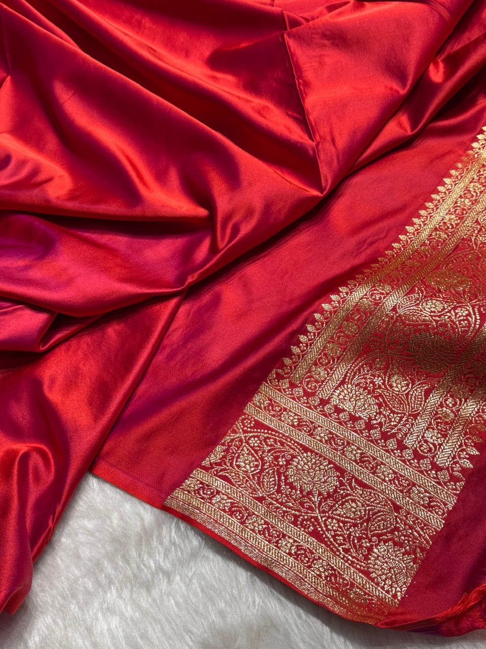 Magnetic Red Floral Jaal Pattern Satin Katan Silk saree SK55