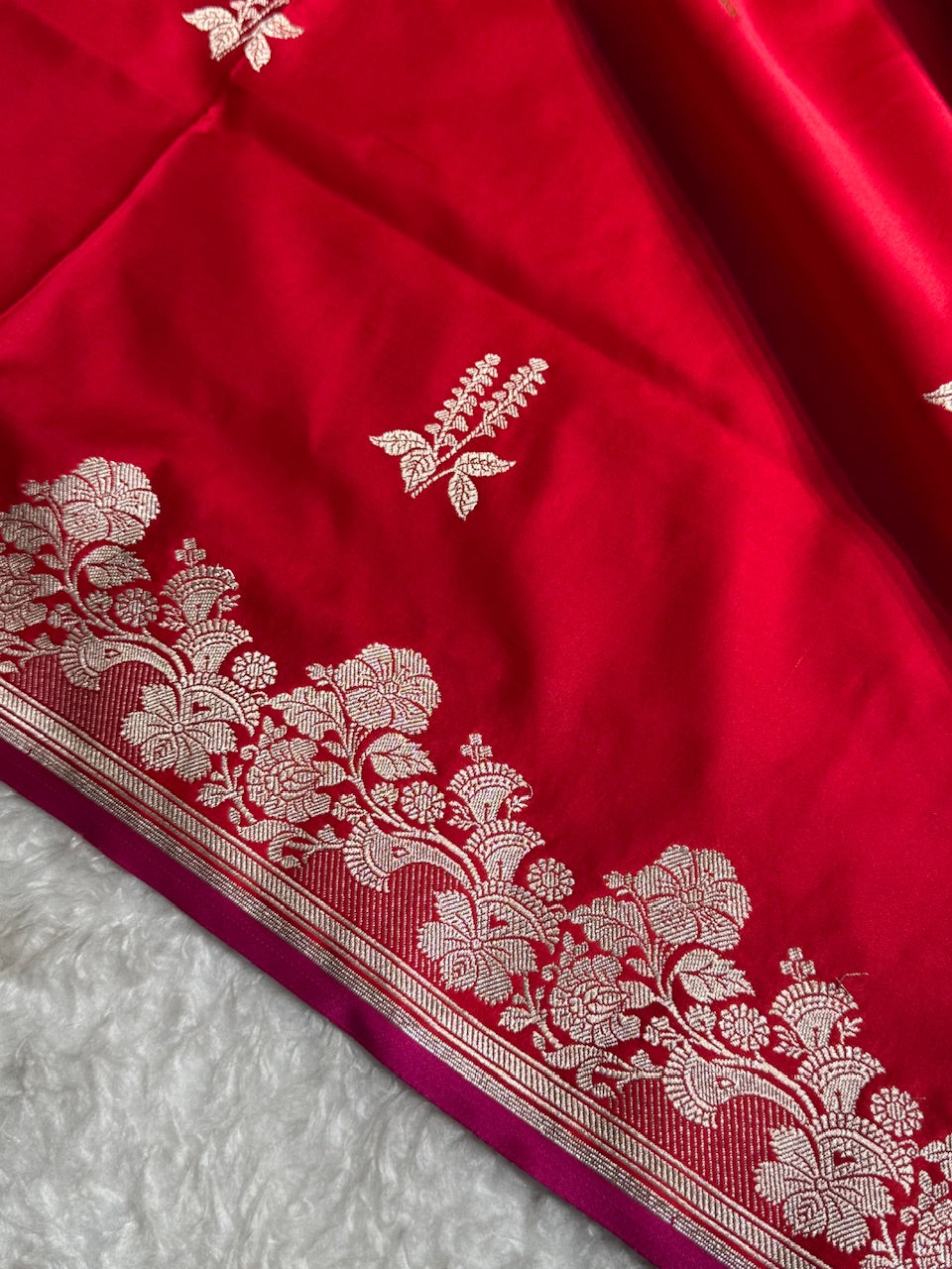 Red Floral Boota Mashru Silk Saree