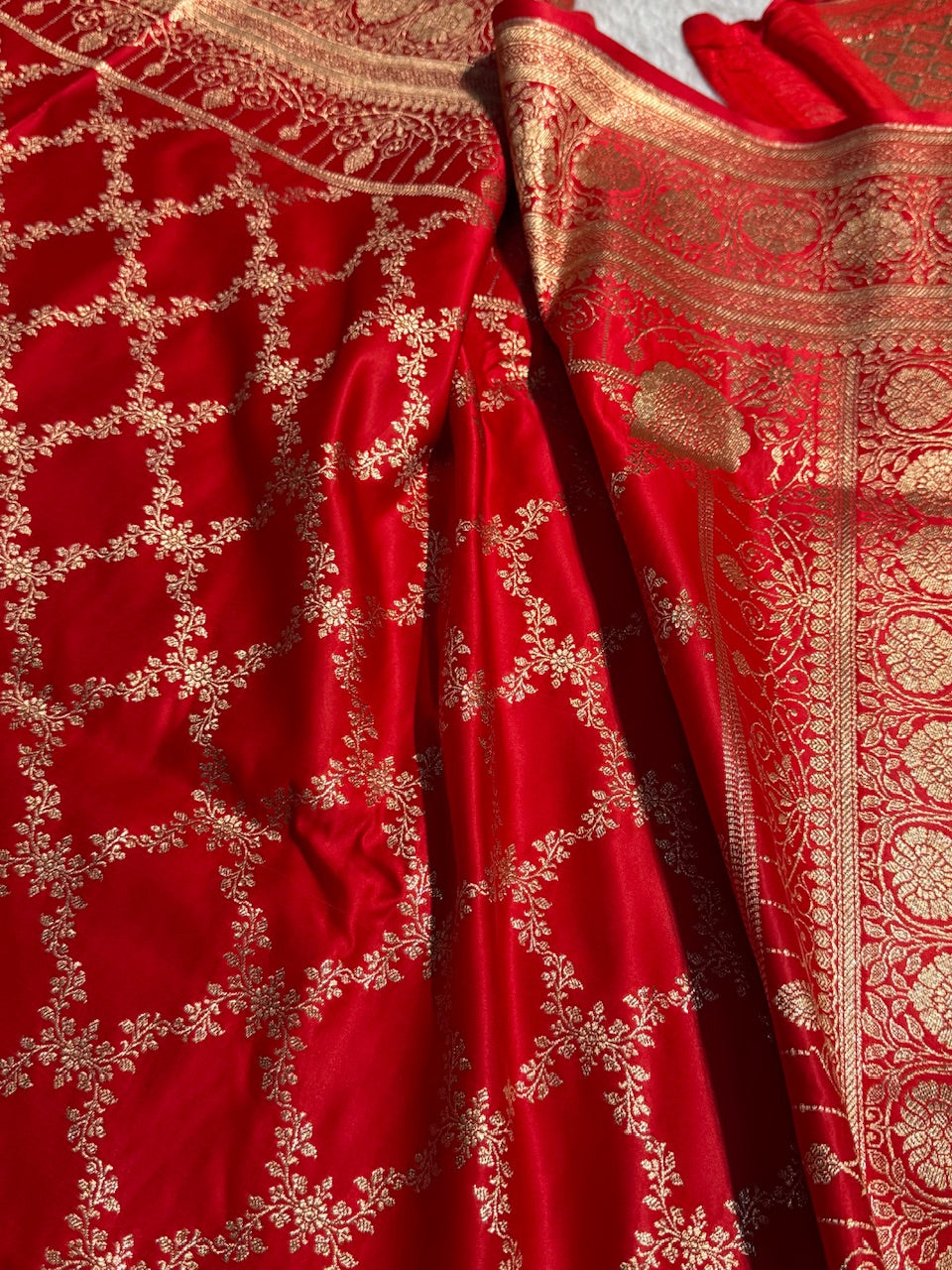 Red Shades Jaal Satin Katan Silk Saree SK22