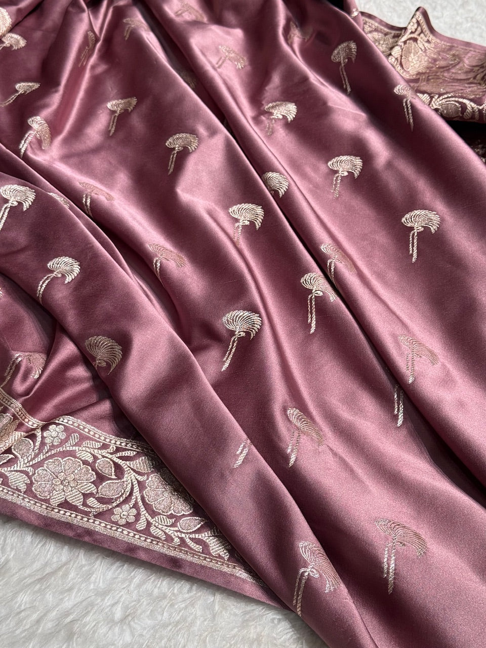Mauve Floral Booti Mashru Silk Saree
