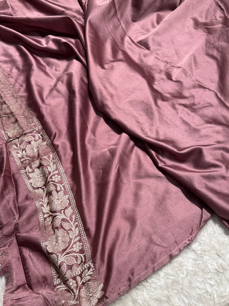 Mauve Floral Booti Mashru Silk Saree