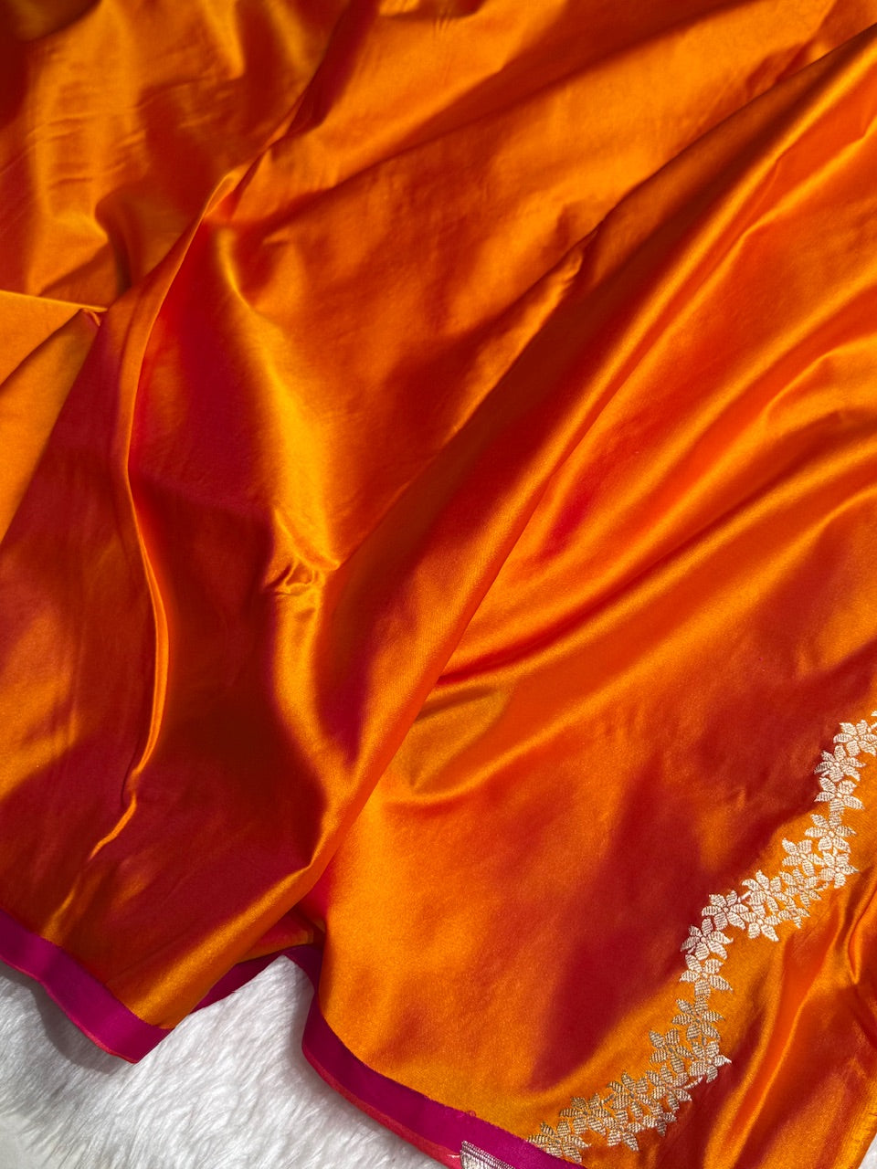 Gold Unique Motif Mashru Silk Saree