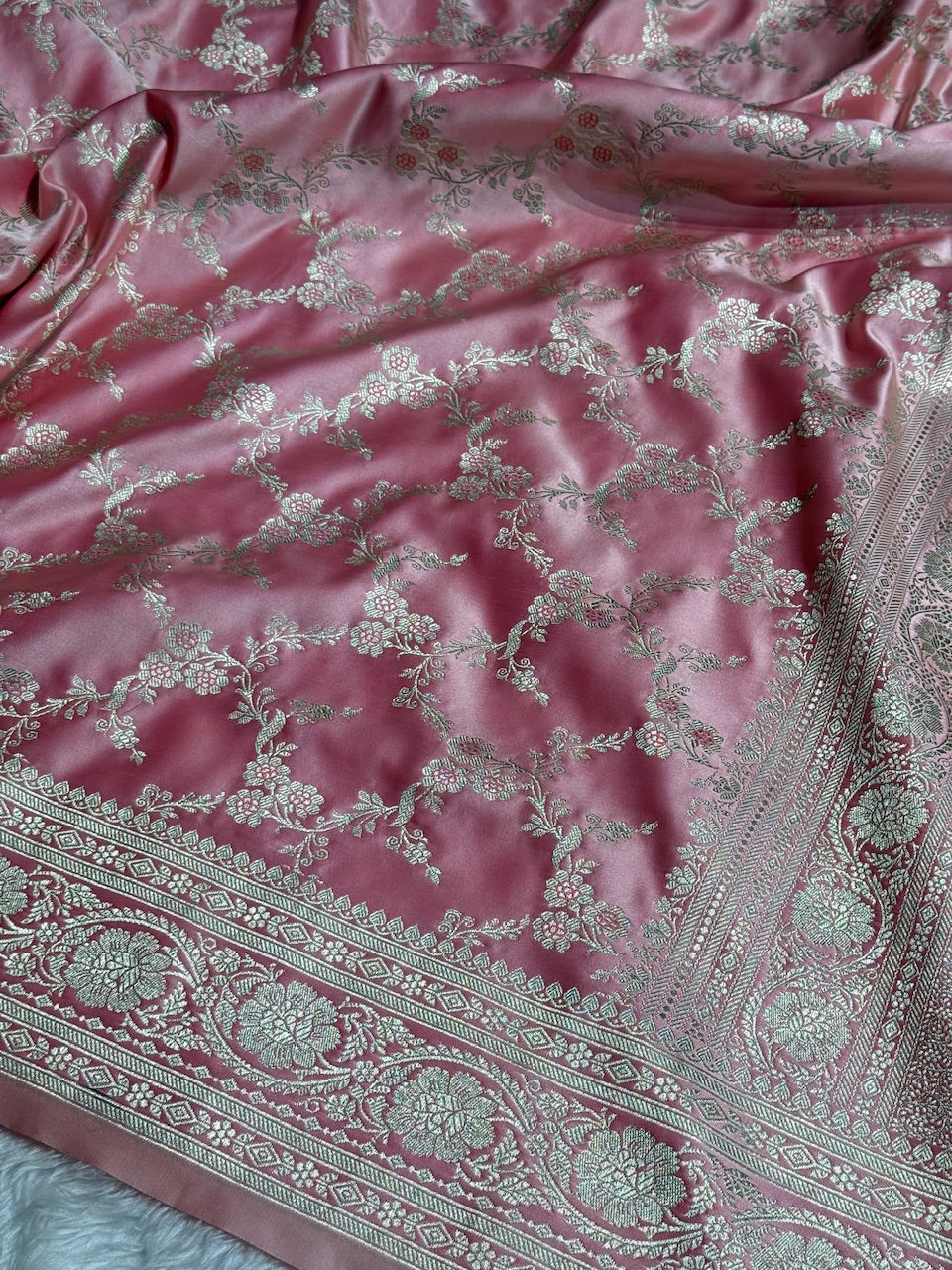 Baby Pink Jaal Pattern Mashru Silk Saree