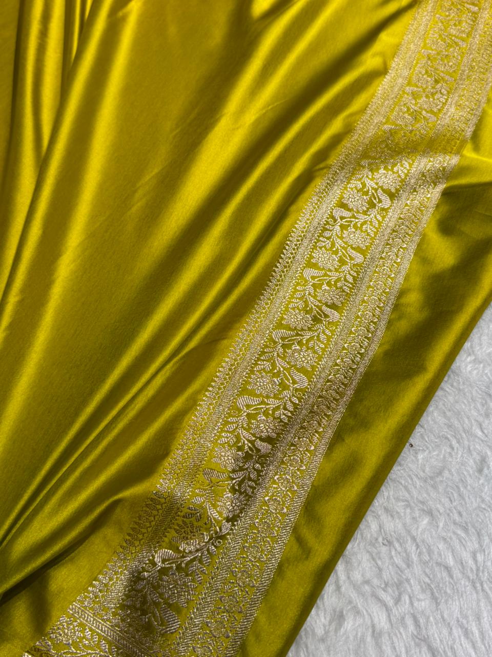 Mesmerising Liril Mahndi Colour Mashru Satin Silk Banarasi Saree MCS106
