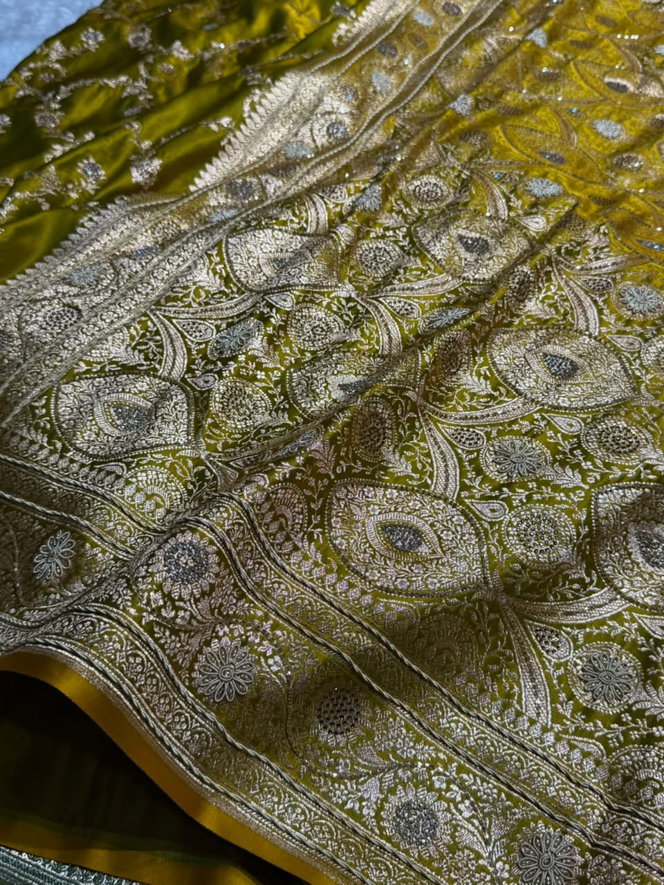 Mahendi Banarasi Boota With Zardozi & Swarovski Work Katan Silk Saree BSKM40