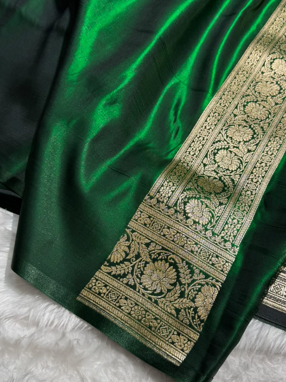 Bottle Green Shades Boota Pattern Banarasi Satin Silk Saree SS45