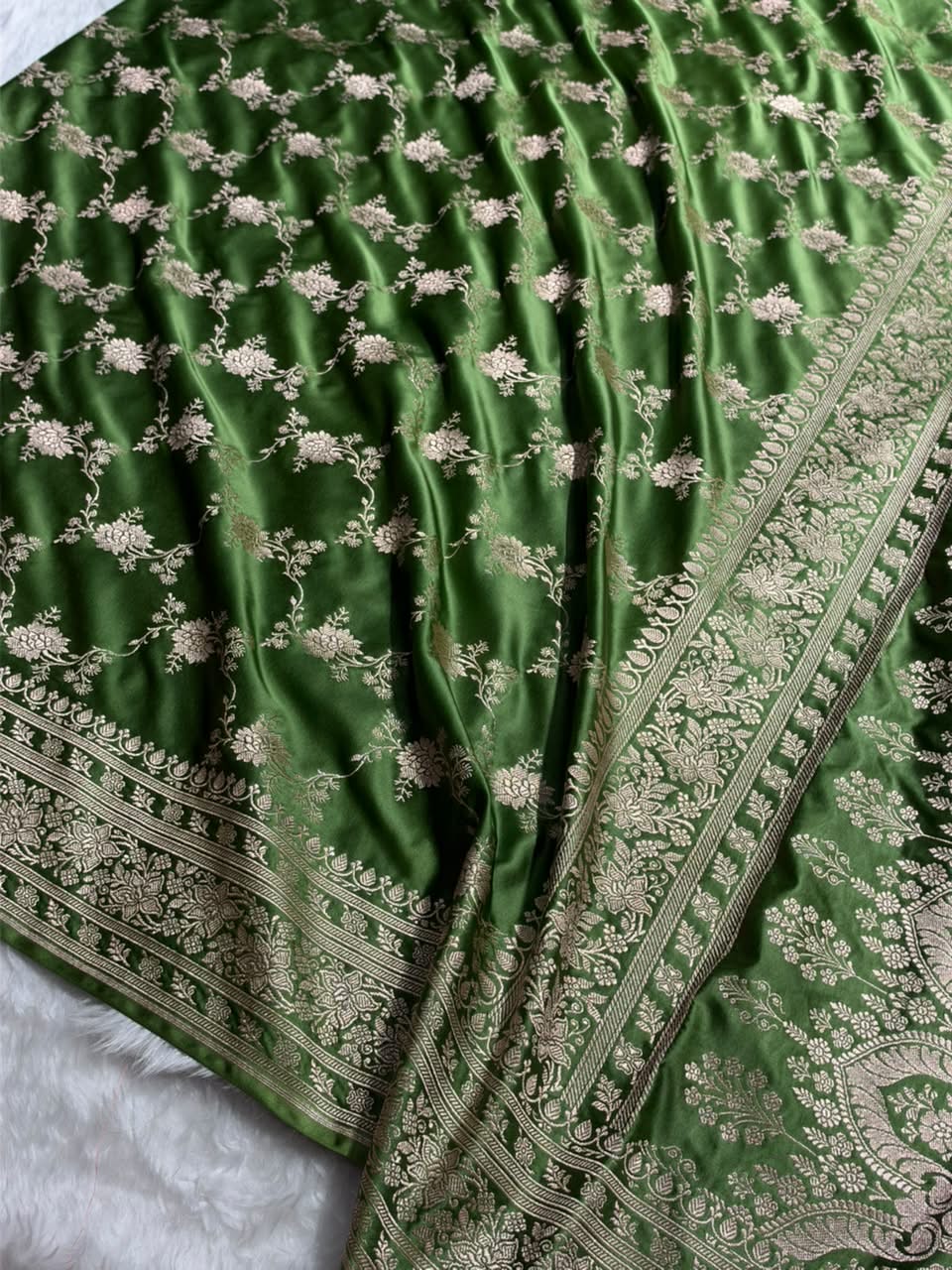 Mahendi Green Shades Banarasi Floral Jaal Mashru Silk Saree MCS109