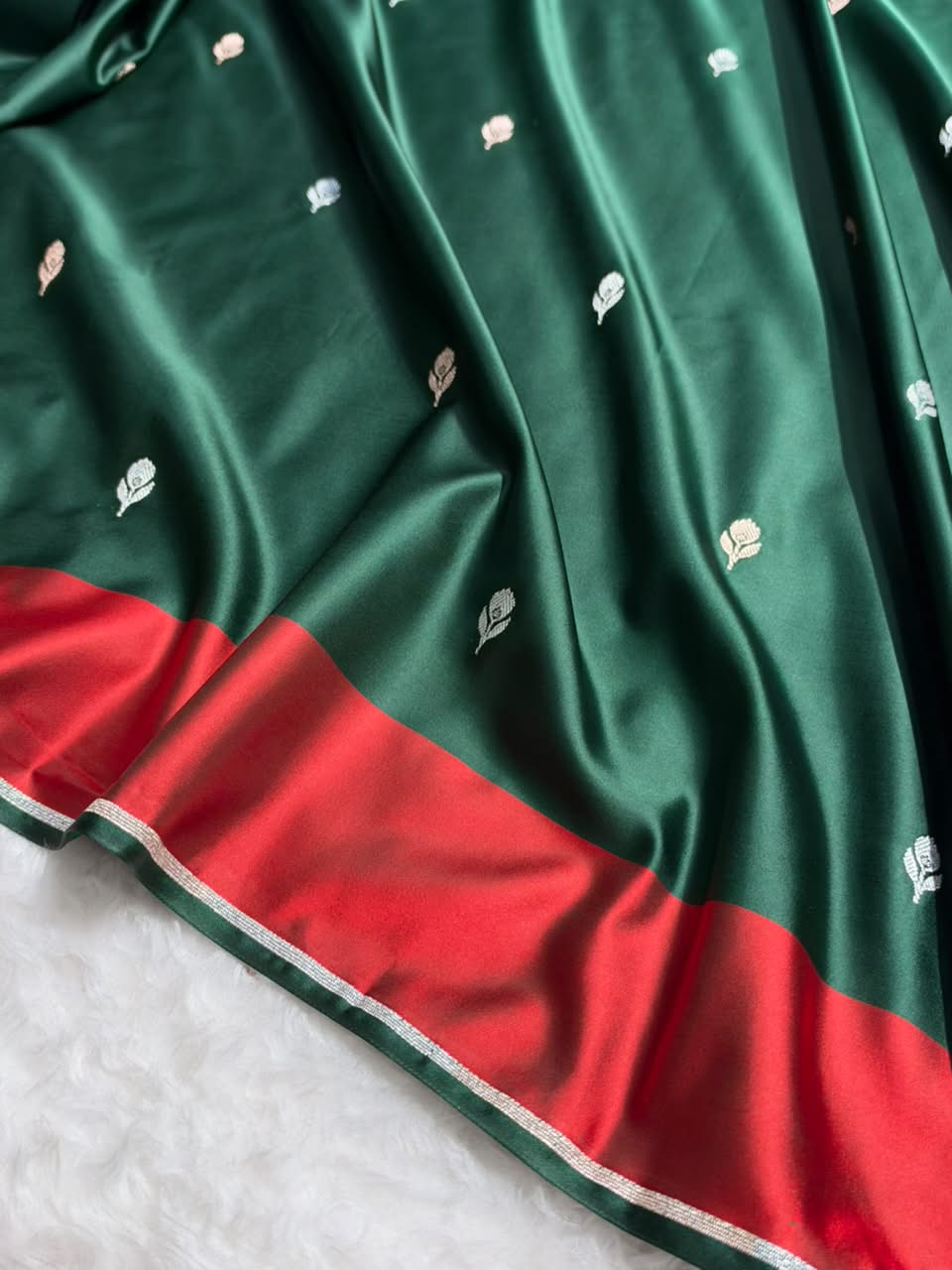 Bottle Green With Red Maroon Shades Border Banarasi Booti Pattern Mashru Silk Saree MSM-141