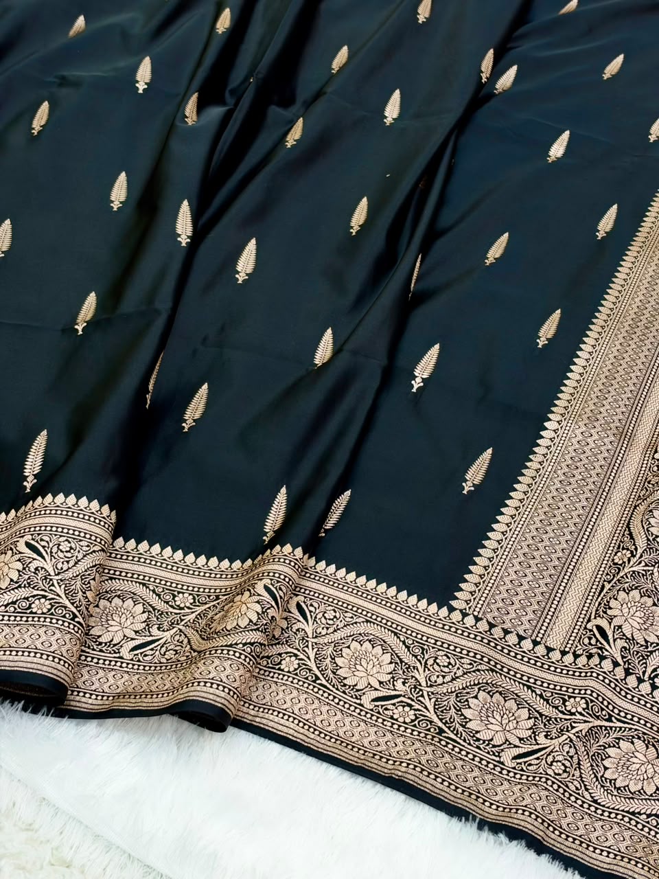 Black Saree in Floral Pattern Mashru Silk Saree MSM-143
