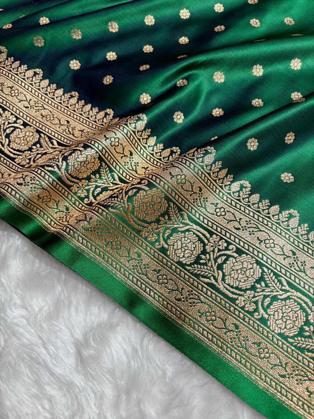Banarasi Bottle Green Booti Katan Silk Saree SK01