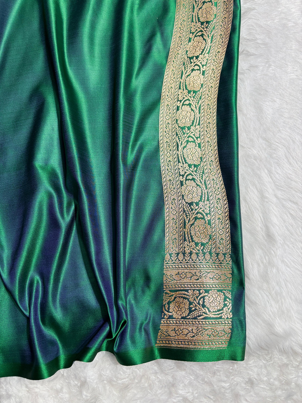 Banarasi Bottle Green Booti Katan Silk Saree SK01