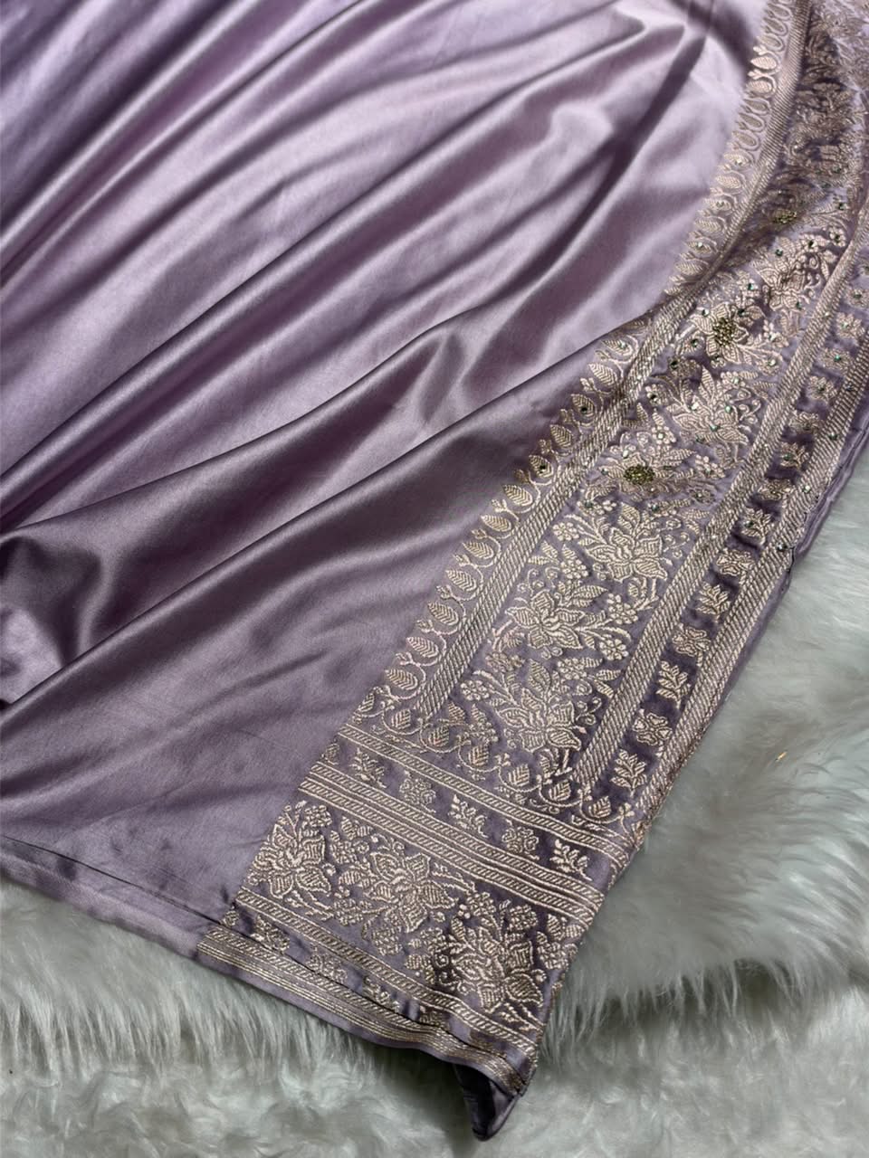 Dusty Lavender Jaal Pattern With Swarovski & Ari Stone Work Mashru Silk Saree BMCS109