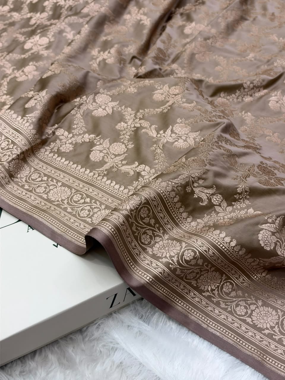 Olive Grey Shades Banarasi With Floral Jaal Pattern Mashru Silk Saree MSM-130