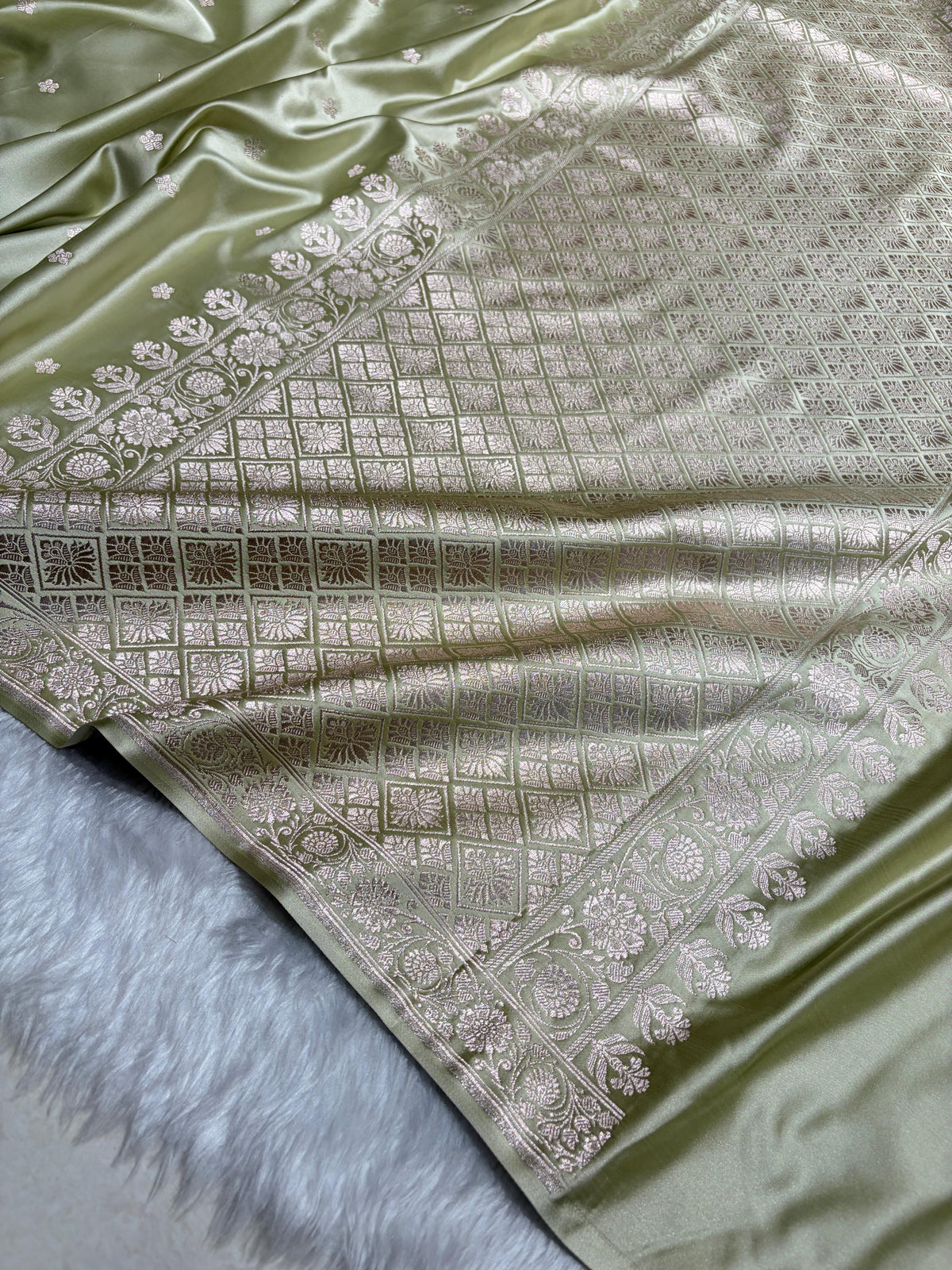 Light Pista Shades Banarasi Boota Pattern Floral Mashru Silk Saree MSM-149