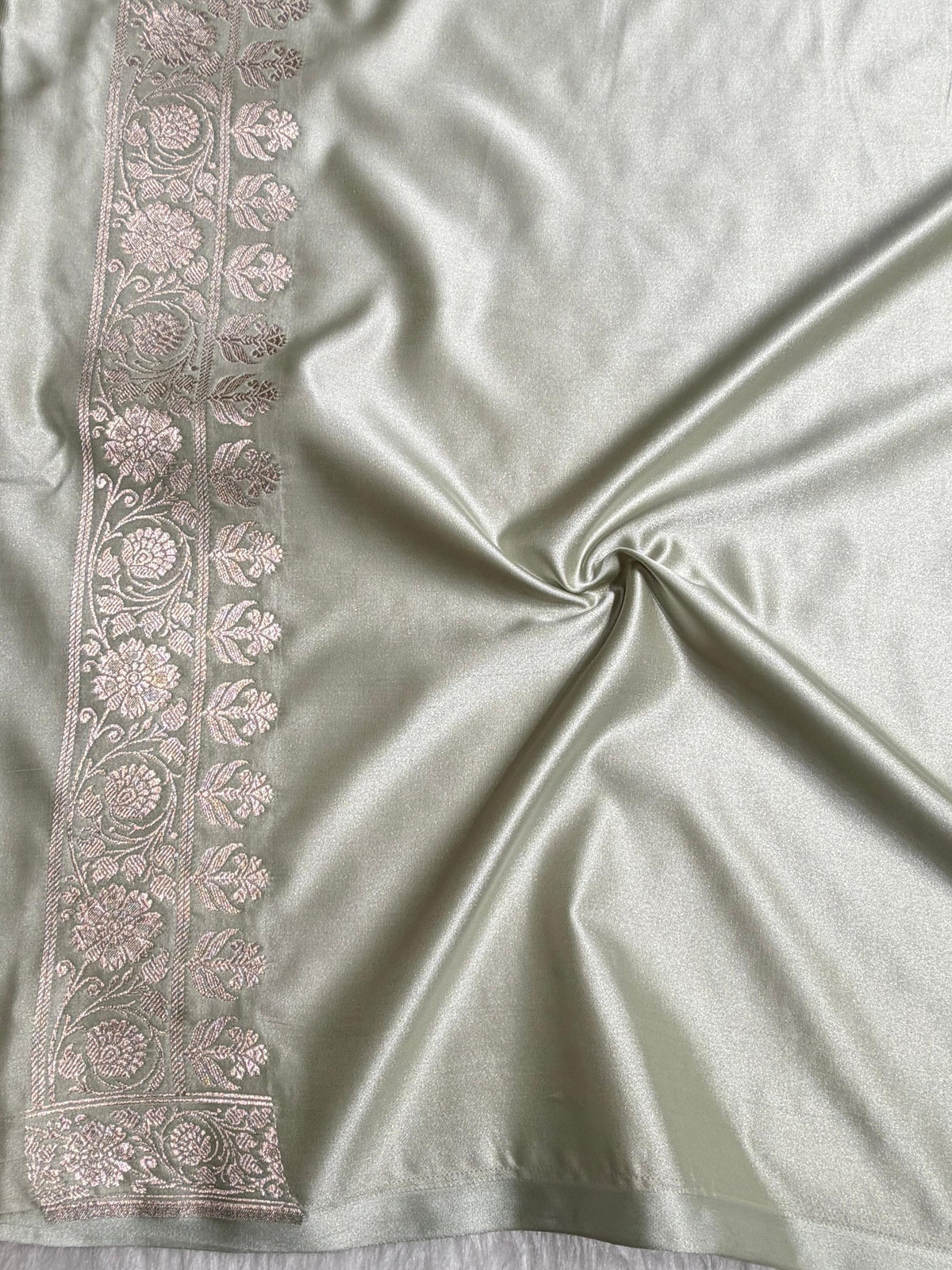 Light Gray Shades Banarasi Boota Pattern Floral Mashru Silk Saree MSM-149