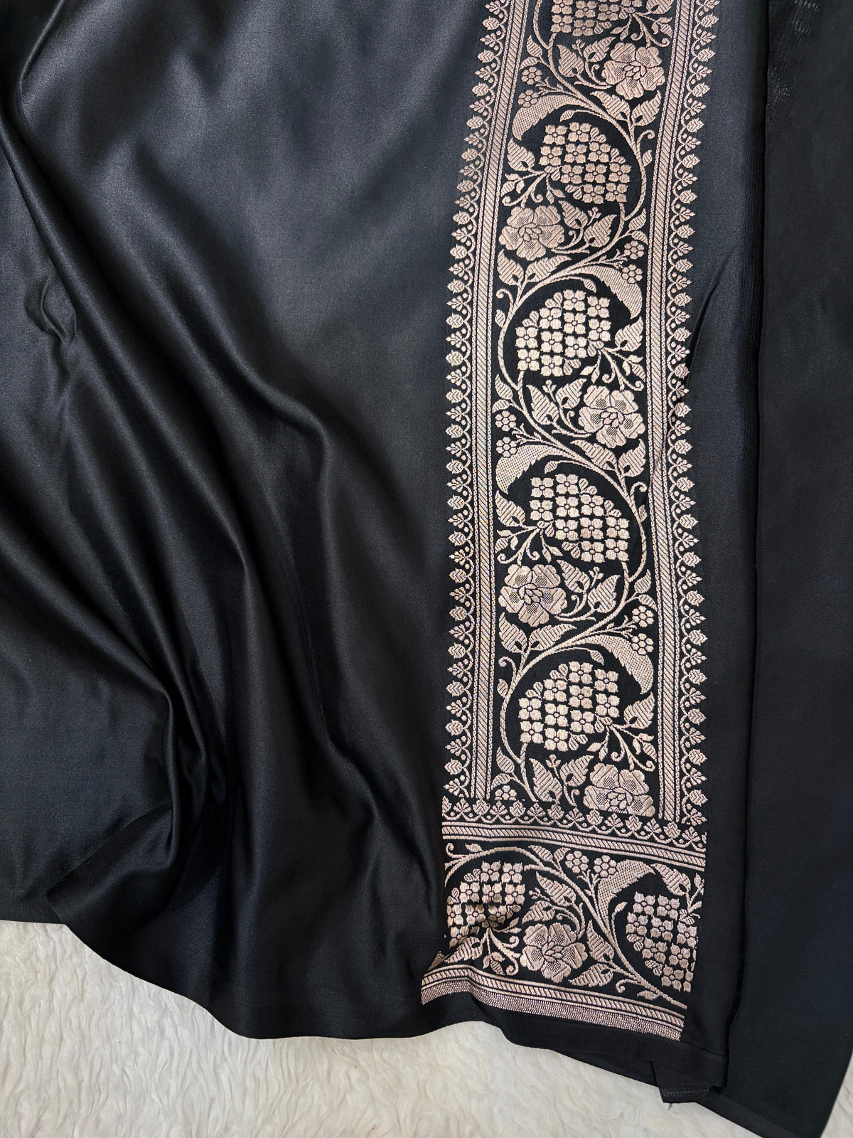 Black Shades Banarasi With Floral Jaal Pattern Mashru Silk Saree MSM-134