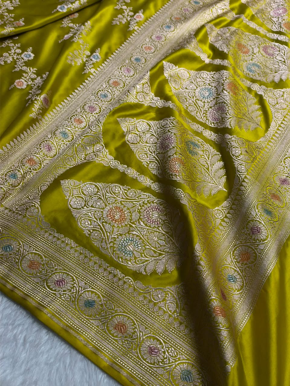 Liril Mehendi Minakari Banarasi Cross Mashru Silk Saree MCS01