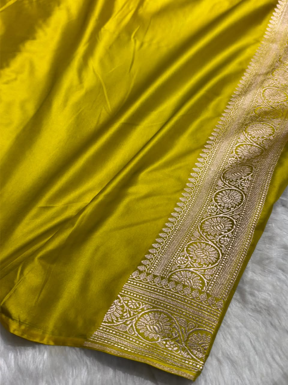 Liril Mehendi Minakari Banarasi Cross Mashru Silk Saree MCS01