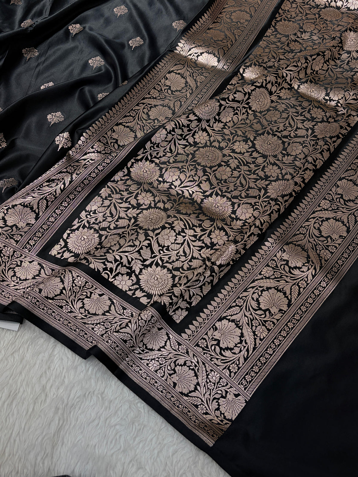 Black Shades Banarasi Boota Pattern Floral Mashru Silk Saree MSM-150