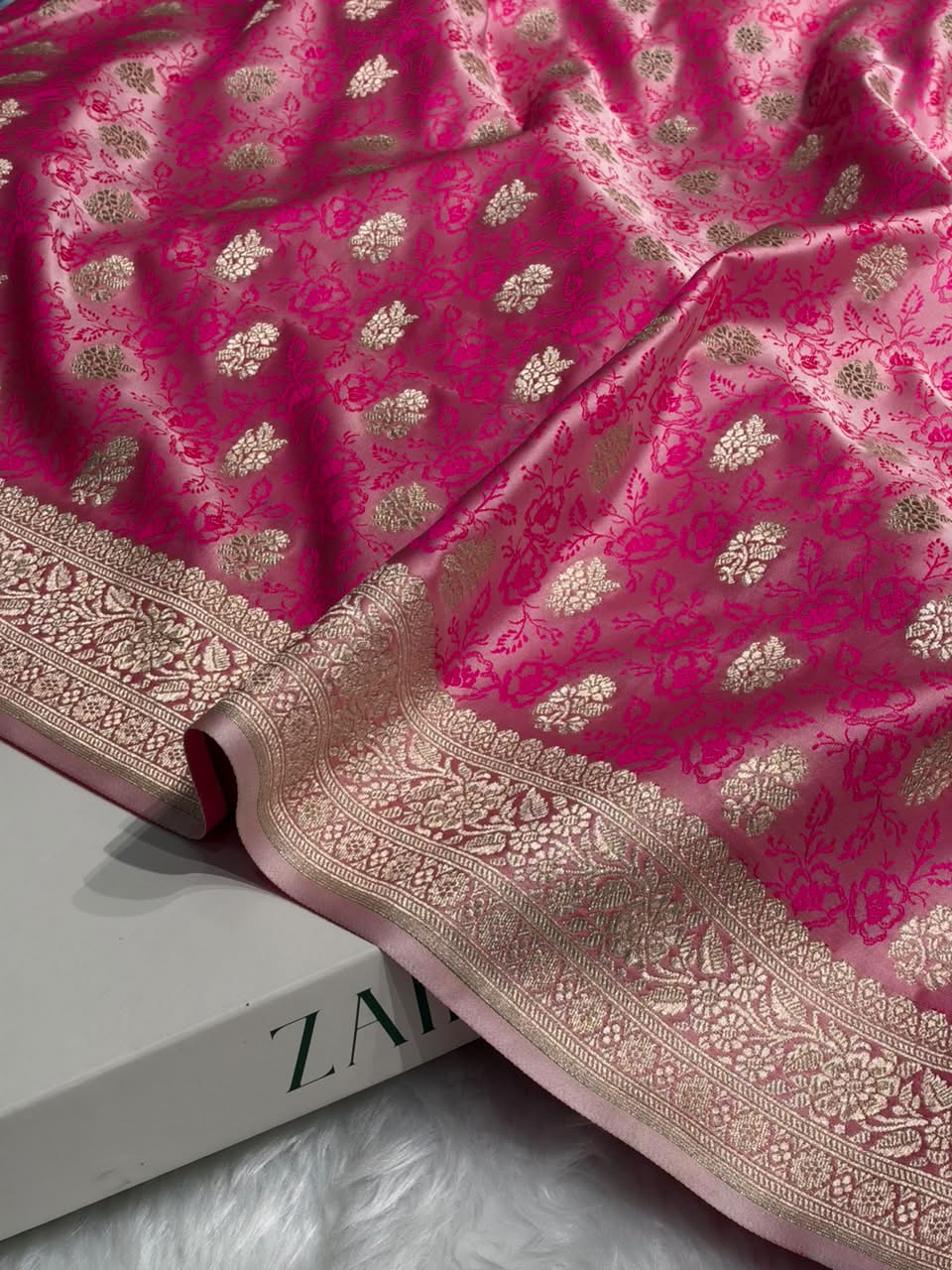 Baby Pink Shades Tanchoi Motif Mashru Silk Saree MST-10